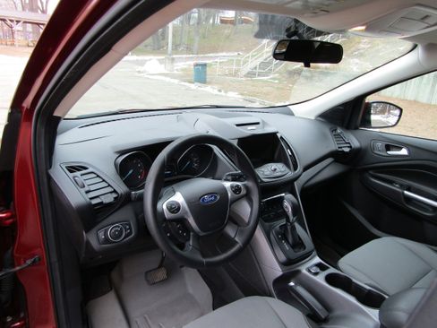 Used 2015 Ford Escape SE w/ Equipment Group 201A image 11