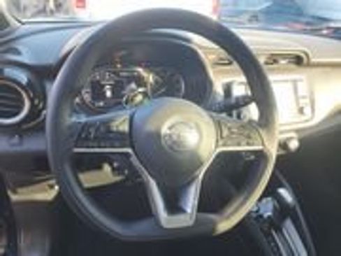 Used 2019 Nissan Kicks SV image 6