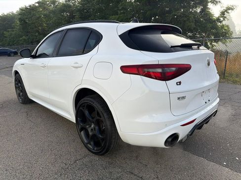 Used 2023 Alfa Romeo Stelvio Estrema AWD/4WD image 4