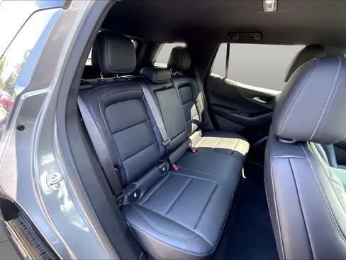 Certified 2025 Chevrolet Equinox LT w/ Convenience Package II FWD image 26