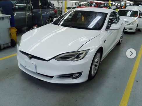 Used 2016 Tesla Model S 75 RWD image 2