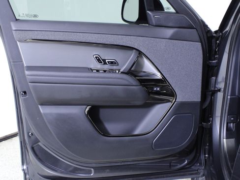 Used 2024 Land Rover Range Rover Sport SE image 20