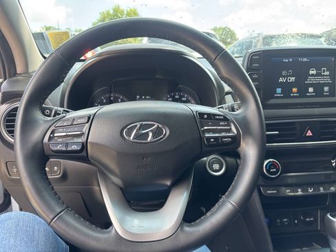 Used 2020 Hyundai Kona Limited w/ Cargo Package FWD image 14
