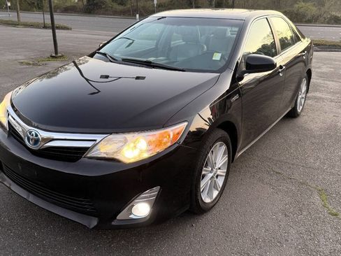 Used 2013 Toyota Camry XLE w/ Leather Pkg image 1