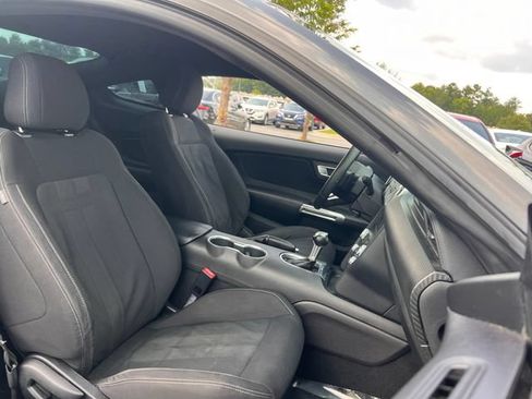 Used 2019 Ford Mustang Coupe RWD image 23