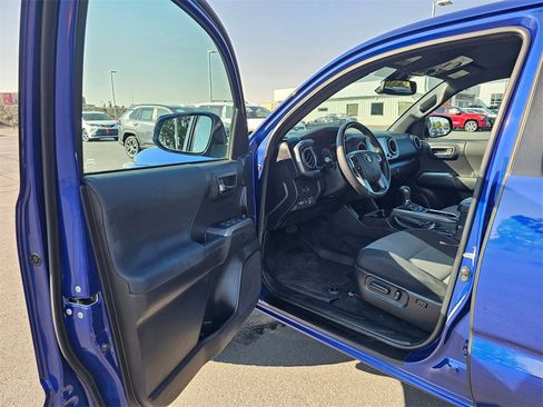 Used 2023 Toyota Tacoma TRD Off-Road image 18