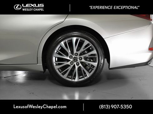 Used 2019 Lexus ES 350 Luxury image 11