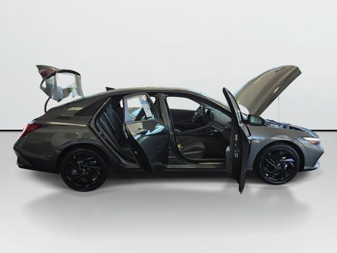New 2026 Hyundai Elantra Sport FWD image 10