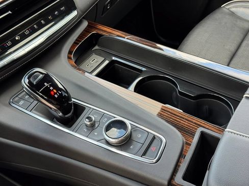 Certified 2022 Cadillac Escalade ESV Premium Luxury AWD/4WD image 34