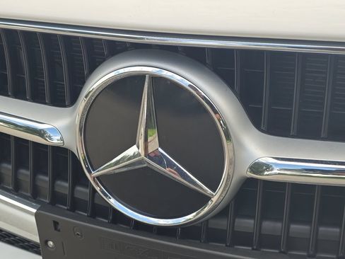 Used 2025 Mercedes-Benz C 300 4MATIC Sedan image 30