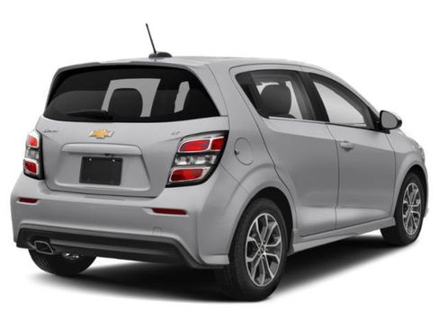 Used 2018 Chevrolet Sonic LT w/ Convenience Package FWD image 5