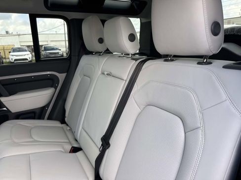 New 2026 Land Rover Defender 110 X-Dynamic SE image 8