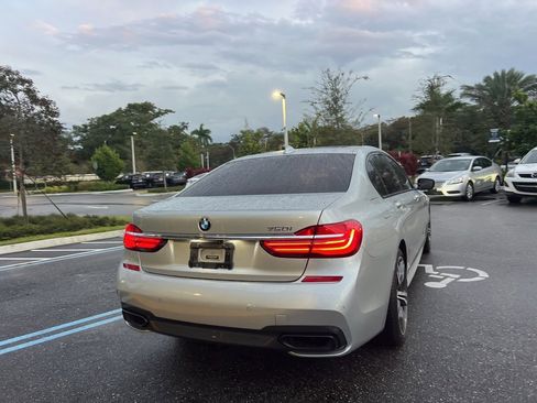 Used 2018 BMW 750i image 24
