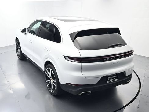 Certified 2024 Porsche Cayenne AWD/4WD image 35