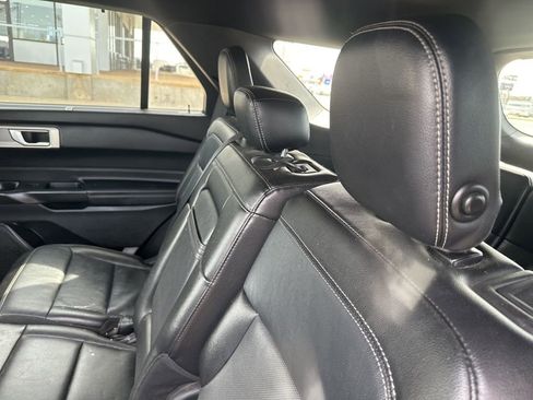 Used 2020 Ford Explorer Limited image 24