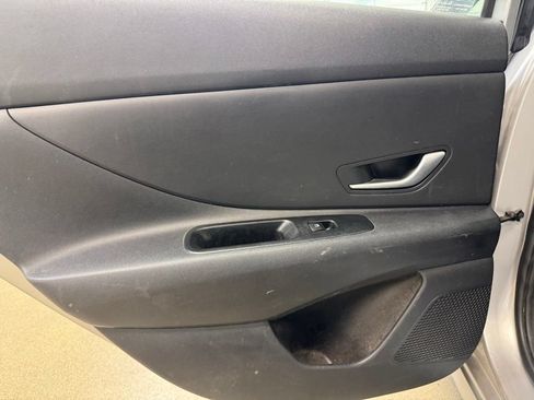 Used 2021 Hyundai Elantra SEL FWD image 14
