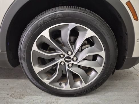 Used 2022 Lincoln Nautilus Reserve w/ Equipment Group 201A image 10