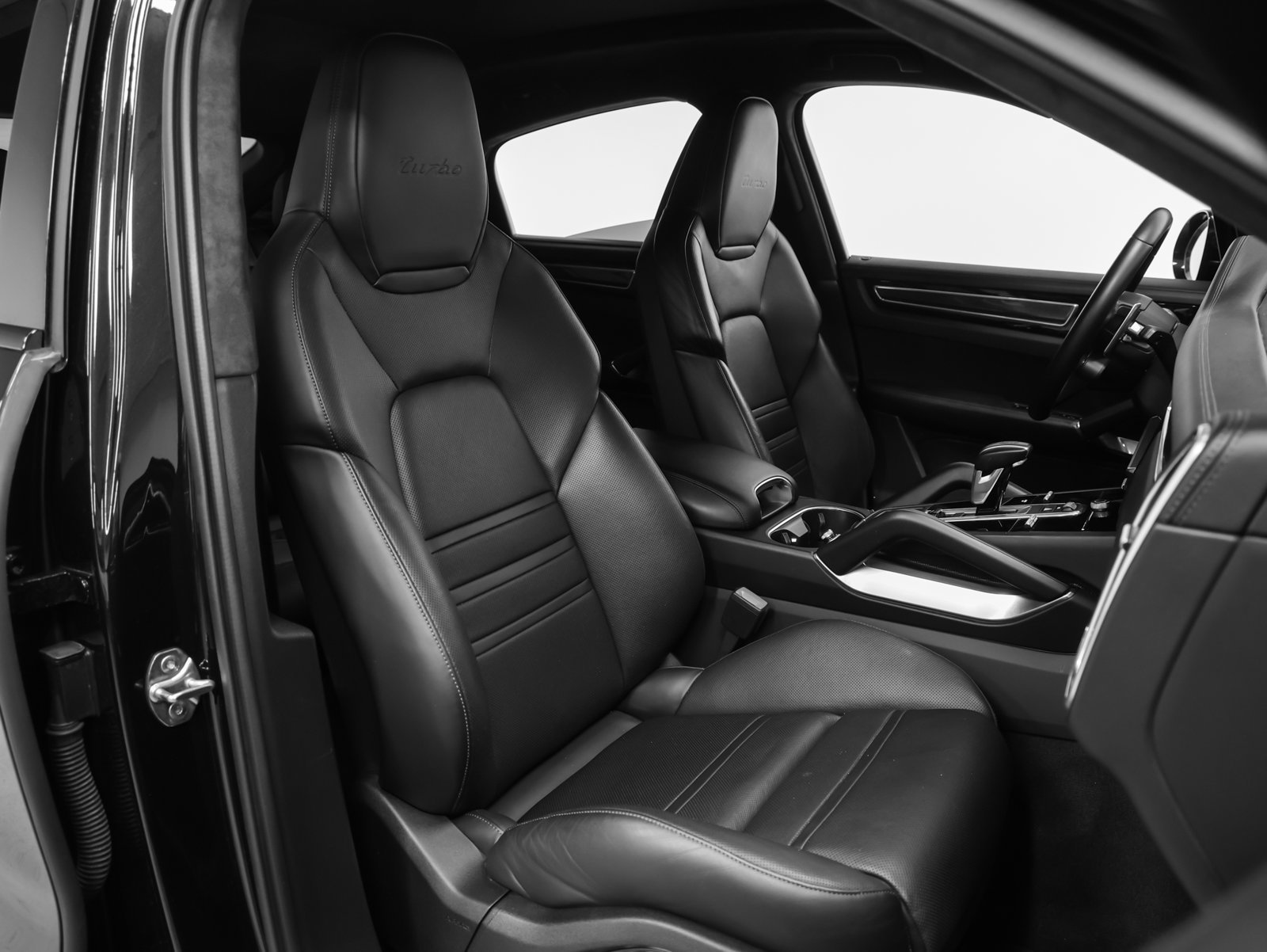 Certified 2021 Porsche Cayenne Turbo AWD/4WD image 22