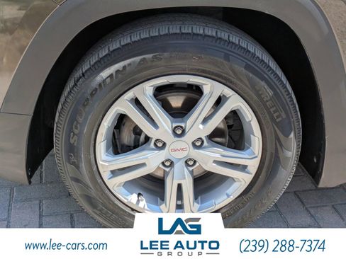 Used 2020 GMC Terrain SLE w/ Driver Convenience Package image 9