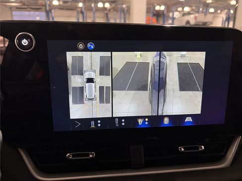 New 2026 Chevrolet Equinox LT w/ Convenience Package II FWD image 22