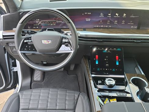 New 2026 Cadillac Escalade ESV Platinum Sport w/ LPO, ONYX Package image 21