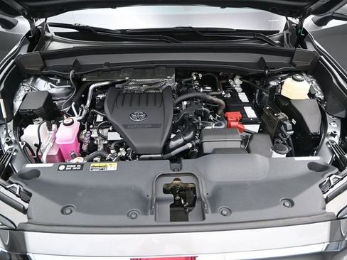 Used 2025 Toyota Grand Highlander FWD image 17