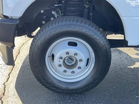 Used 2022 Ford F350 XL w/ Power Equipment Group image 10