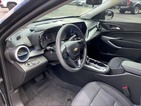 Used 2024 Chevrolet Trax LS FWD image 8