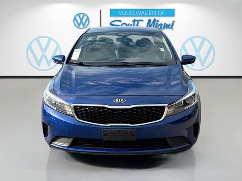 Used 2018 Kia Forte S image 2