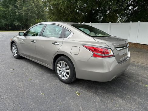 Used 2015 Nissan Altima 2.5 S w/ Power Driver Seat Package FWD image 3