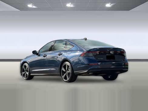 Used 2026 Honda Accord SE image 3