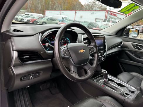 Certified 2020 Chevrolet Traverse LT image 14