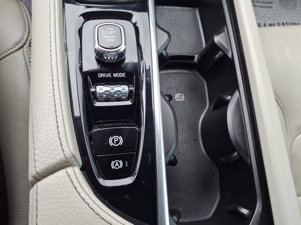 Used 2018 Volvo S90 T5 Momentum w/ Convenience Package AWD/4WD image 23