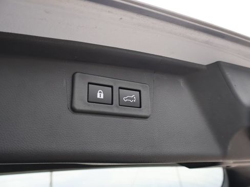 Used 2024 Subaru Outback Premium AWD/4WD image 18