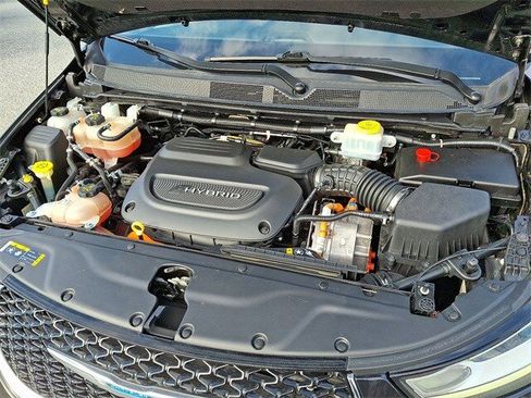 Used 2021 Chrysler Pacifica Touring-L image 29