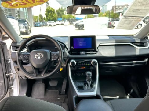 Used 2023 Toyota RAV4 LE AWD/4WD image 13