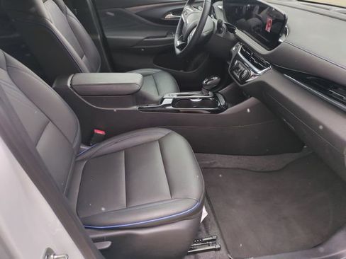 Used 2025 Buick Envista Sport Touring image 25