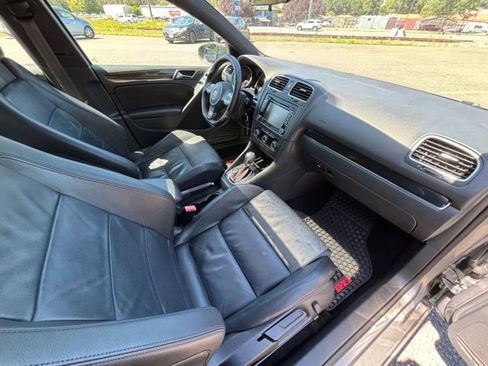 Used 2010 Volkswagen GTI 4-Door image 16