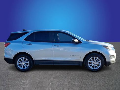 Used 2020 Chevrolet Equinox LS image 3