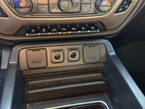 Used 2016 GMC Sierra 1500 Denali w/ Denali Ultimate Package AWD/4WD image 27