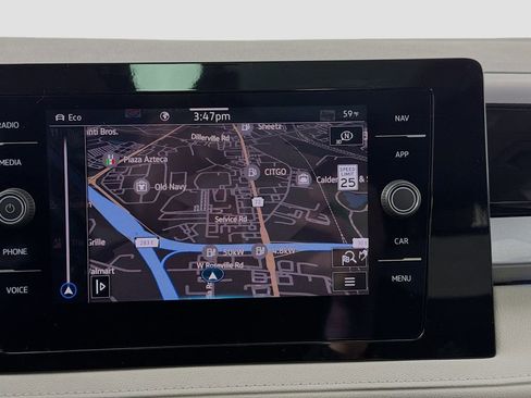 Used 2025 Volkswagen Taos SEL image 14