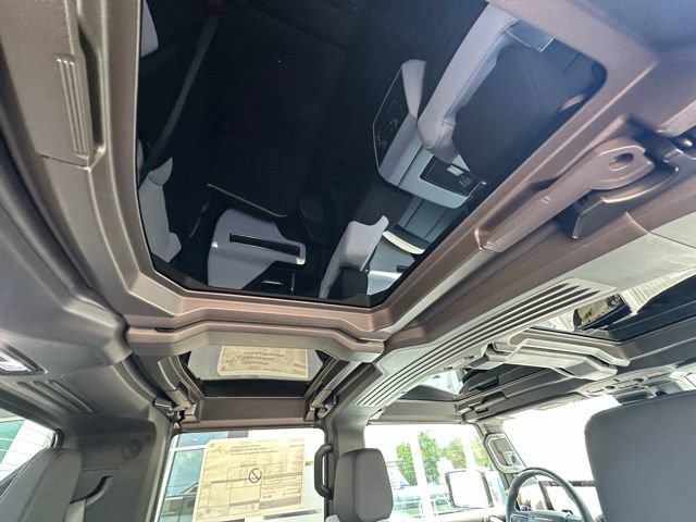 New 2025 GMC Hummer EV 2X AWD/4WD image 31