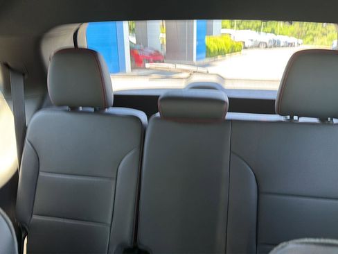 New 2026 Chevrolet Traverse Z71 w/ LPO, Floor Liner Package AWD/4WD image 12