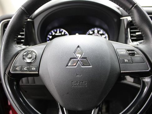 Used 2019 Mitsubishi Outlander SE image 12