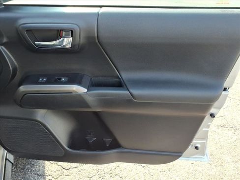 Used 2021 Toyota Tacoma TRD Off-Road image 14