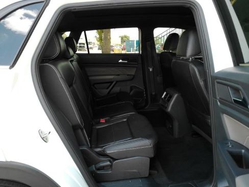 Used 2021 Volkswagen Atlas Cross Sport SE FWD image 23