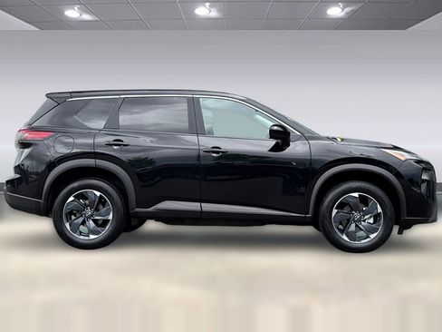 Used 2025 Nissan Rogue SV AWD/4WD image 8