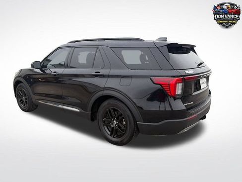 Used 2025 Ford Explorer Active w/ Active Comfort Package RWD image 4
