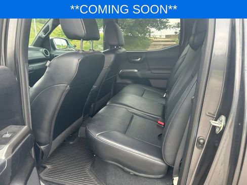 Used 2019 Toyota Tacoma Limited AWD/4WD image 10