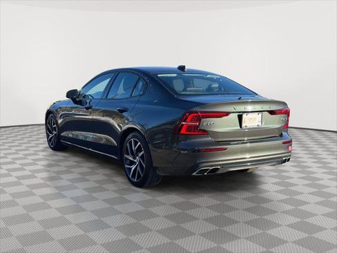 Used 2019 Volvo S60 T6 Momentum w/ Multimedia Package image 5